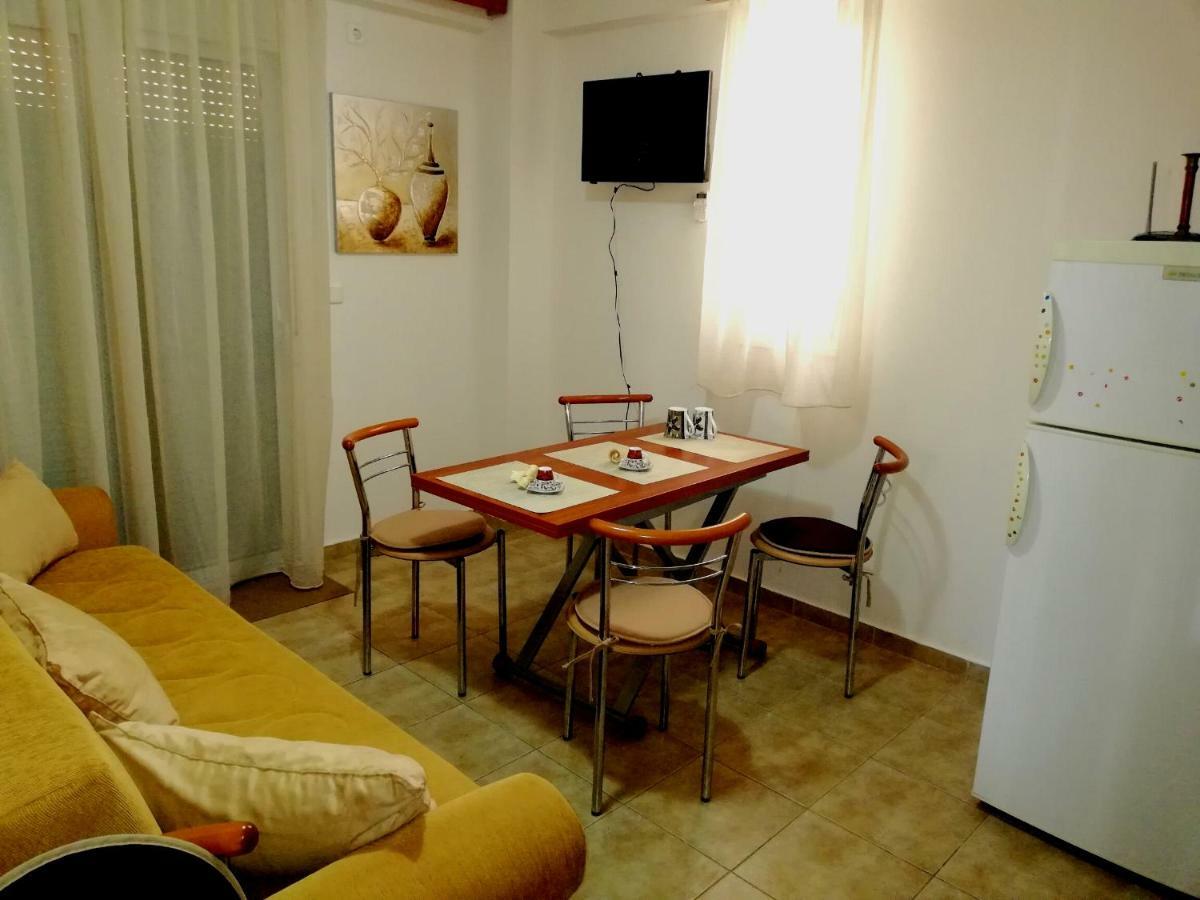 Kalamata Downtown Apartment Extérieur photo